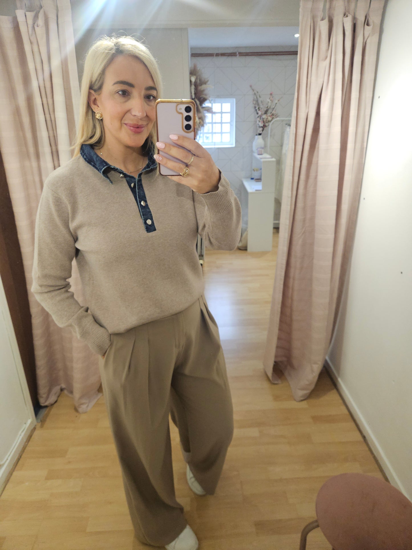 Camel jumper