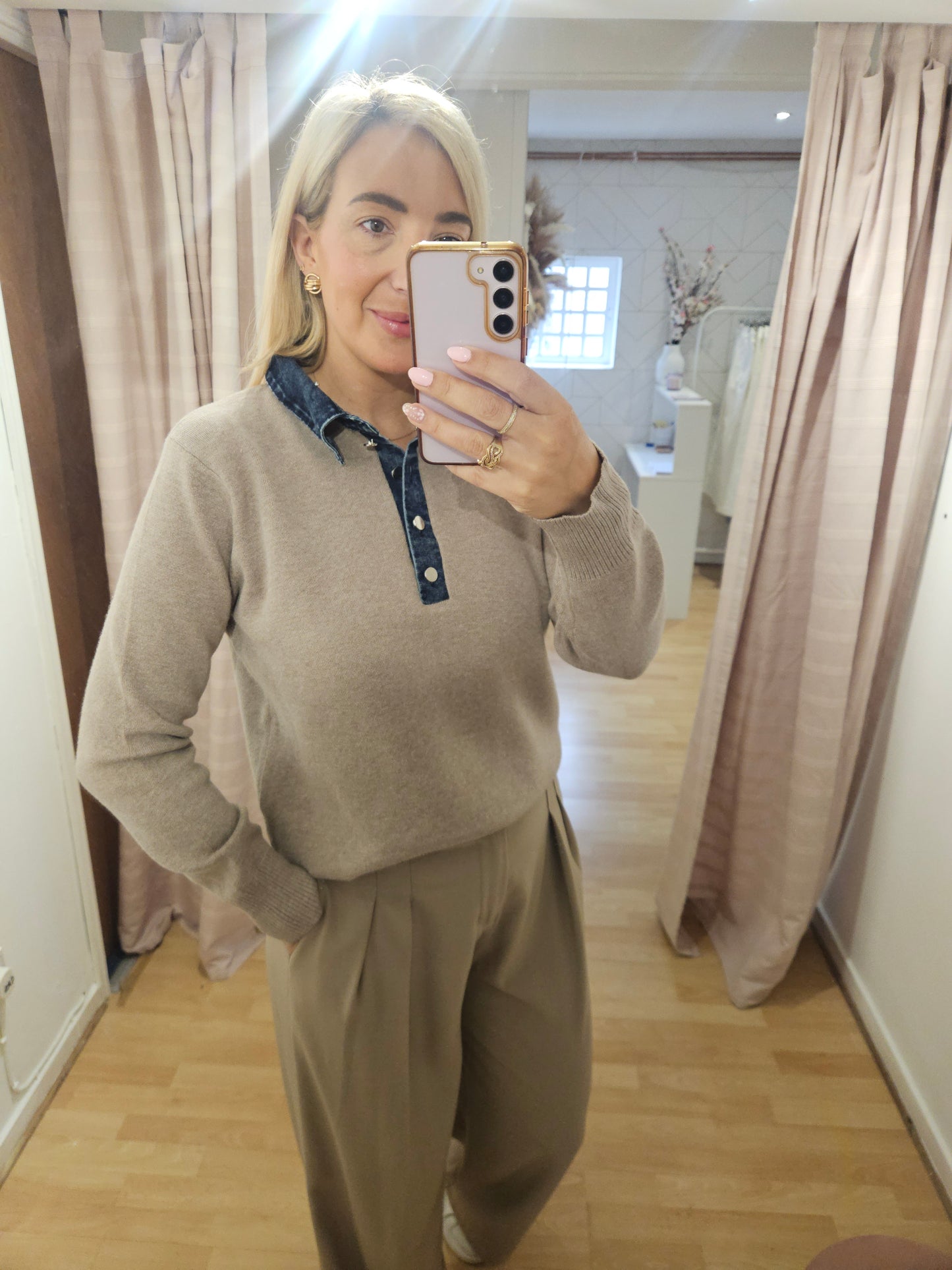 Camel jumper