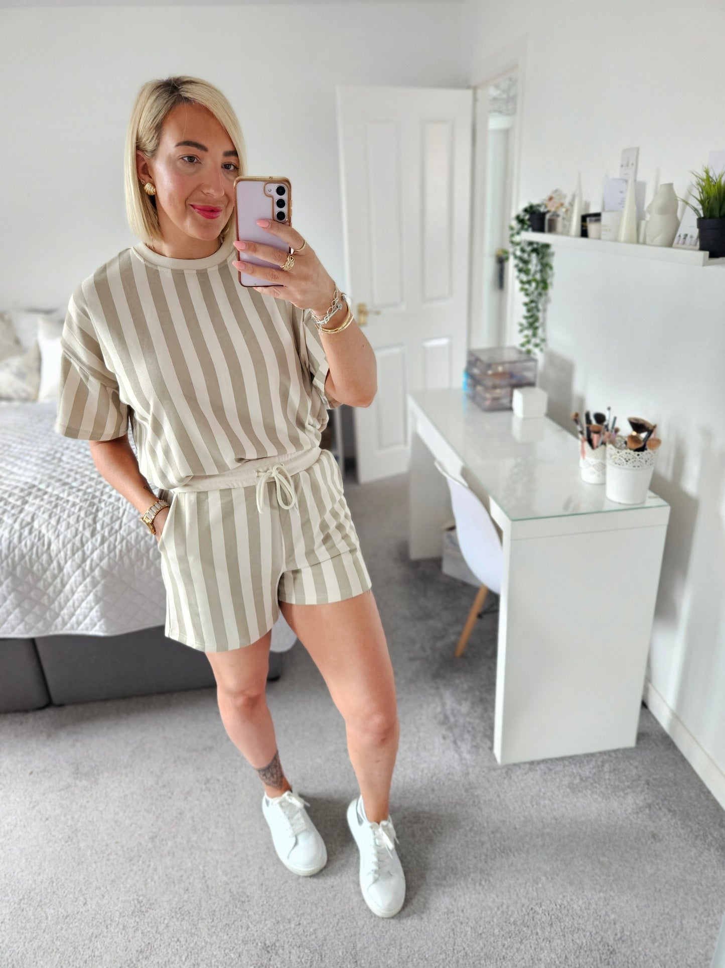 Cream & Beige Shorts